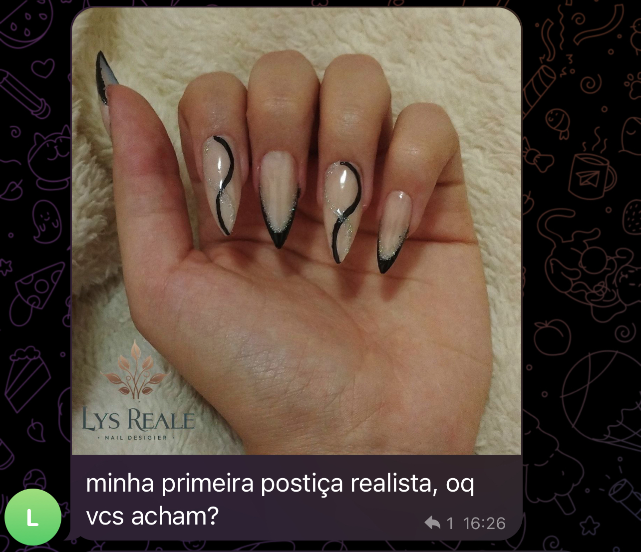 Postiça stiletto com decoração preta e branca - técnica avançada do curso