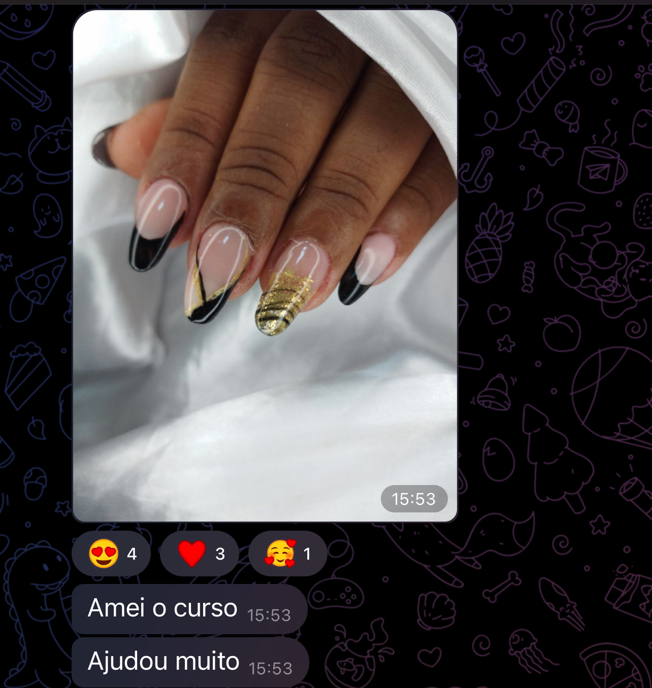 Trabalho profissional com decoração preta e dourada - técnica avançada do curso